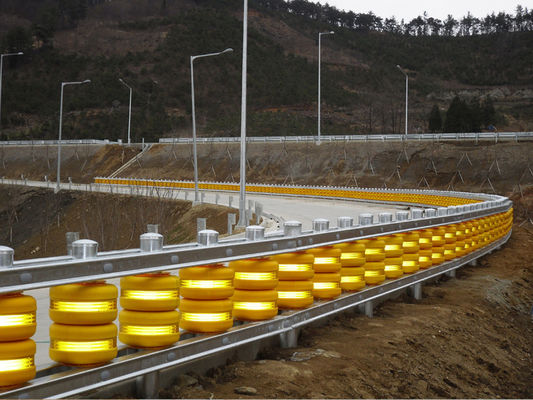 Хорошая цена Diameter 245 350 Mm Roller Size Highway Roller Barrier Featuring 10 Years Lifetime and 300 Meters day Output for Traffic Control онлайн
