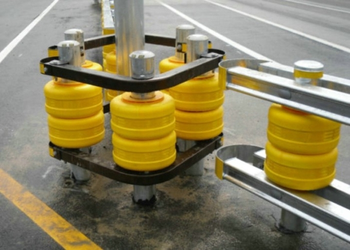 Желтое красное ЕВА заполнило абсорбцию высокой энергии барьера ролика безопасности и низкую реакцию 2