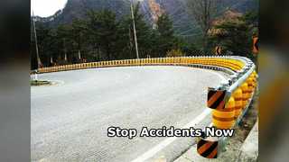 Роликовый барьер безопасности дорожного движения защищает транспортные средства